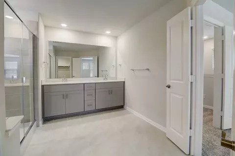 Bath - 2629 Acadia Dr, Corinth, TX 76210 photo 4 of 4