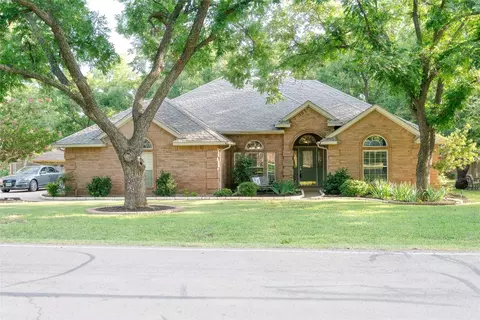 9216 Hanging Moss Dr, Granbury, TX 76049