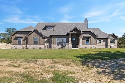 105 Aslan Rd, Poolville, TX 76487