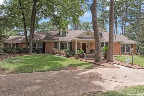 8327 Suffolk Dr, Shreveport, LA 71106