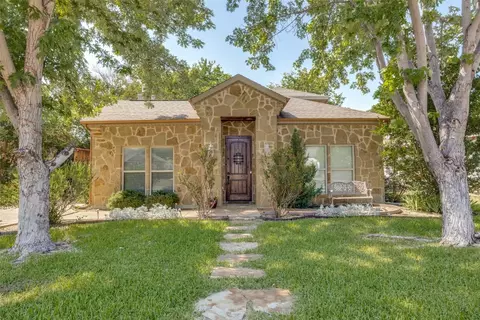 2936 S Hills Ave, Fort Worth, TX 76109