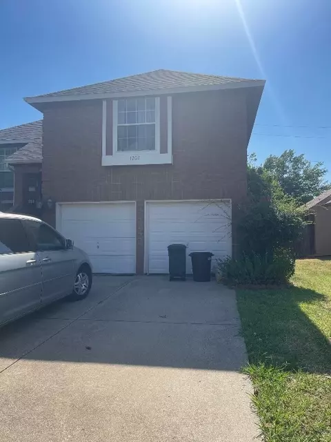 1202 Hanover Dr, Euless, TX 76040