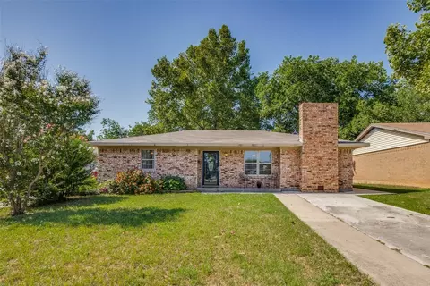 246 Hillcrest Dr, Nocona, TX 76255