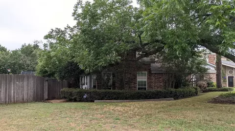 406 S Fielder Rd, Arlington, TX 76013