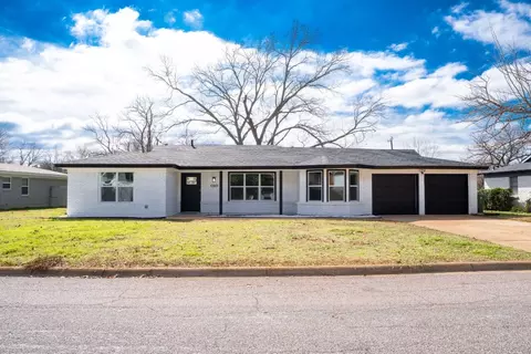 7020 Shauna Dr, North Richland Hills, TX 76180