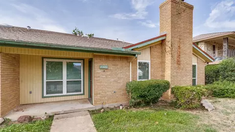 2324 Garden Park Ct, Arlington, TX 76013