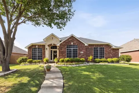 8006 Wilmington Dr, Rowlett, TX 75089