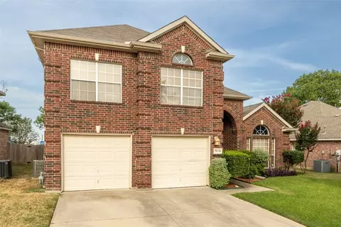 7616 Creek Meadows Dr, Fort Worth, TX 76133