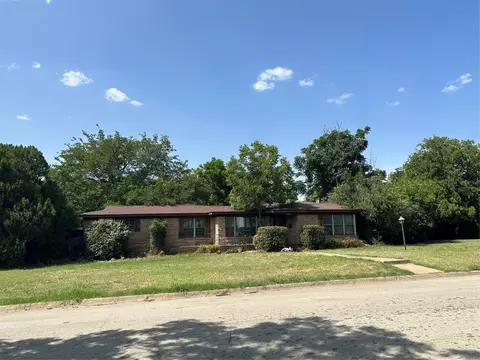 7101 Dover Ln, Richland Hills, TX 76118