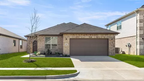 941 Ravenwood Ln, Van Alstyne, TX 75495