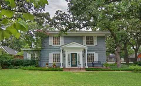 805 Elm St, Graham, TX 76450