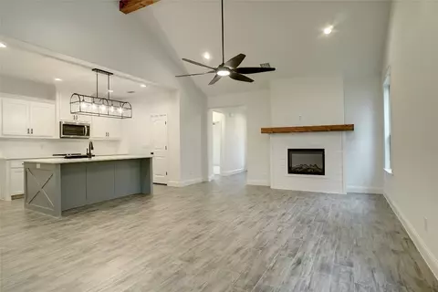 242 Legacy Blvd, Weatherford, TX 76085