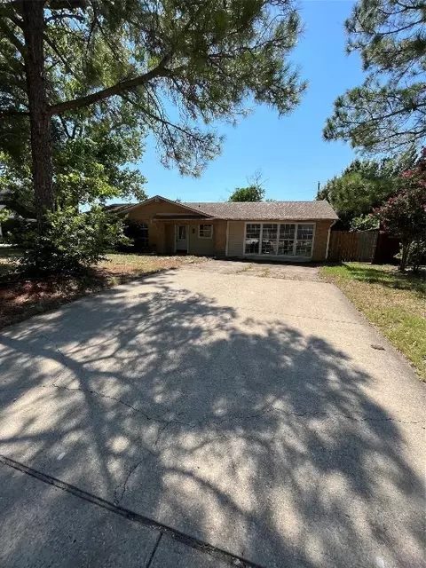 221 W Park St, Little Elm, TX 75068