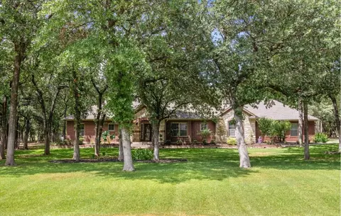 6104 Temple Oaks Ct, Granbury, TX 76049