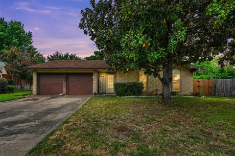 1903 Meadow Gln, Irving, TX 75060