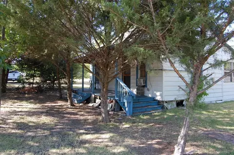 206 E Canton St, Palmer, TX 75152