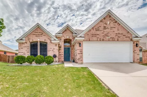 7624 Lawnsberry Dr, Fort Worth, TX 76137