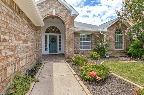 8428 High Brush Dr, Dallas, TX 75249