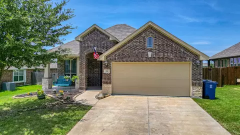 508 Boulder Creek Dr, Alvarado, TX 76009