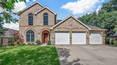8020 Pretoria Pl, Fort Worth, TX 76123