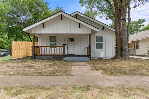 701 Texas St, Denton, TX 76209