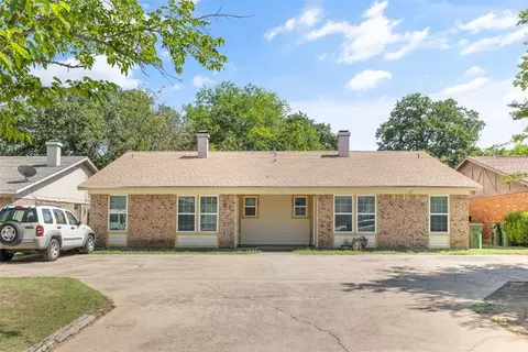 528 W Cedar St, Arlington, TX 76011