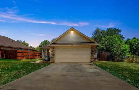 1109 S Fannin St, Alvarado, TX 76009