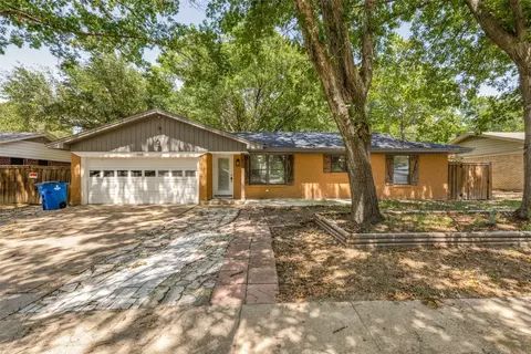 1508 Nichols St, Ennis, TX 75119