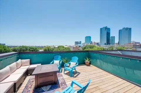 724 Skyline Bluff Ct, Fort Worth, TX 76102