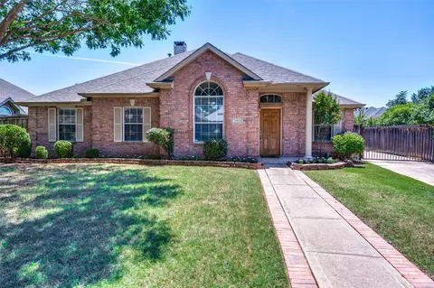 1404 Bobing Dr, Lewisville, TX 75067