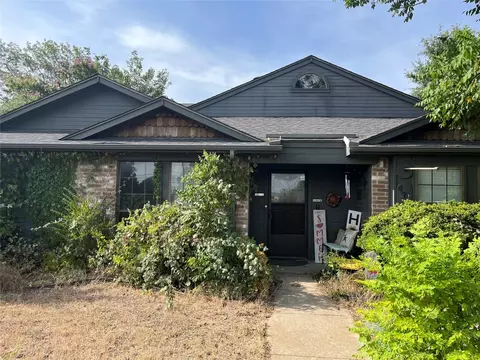 4710 Artesia Ct, Arlington, TX 76016