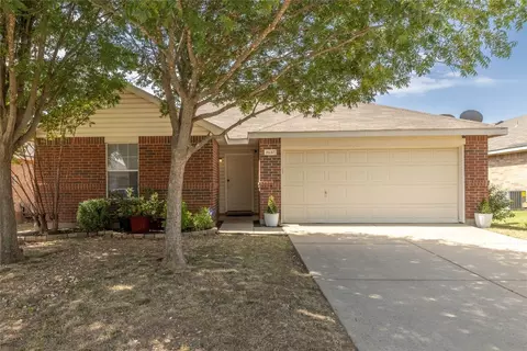 1137 Cottonwood Dr, Crowley, TX 76036