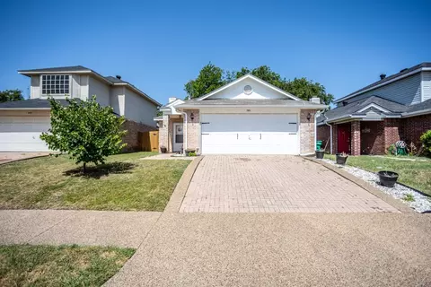 581 Majestic Park Ln, Cedar Hill, TX 75104