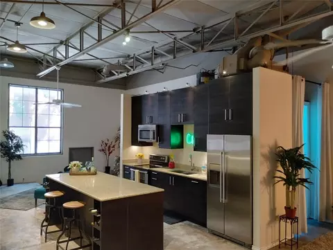 215 N Walton St #4, Dallas, TX 75226