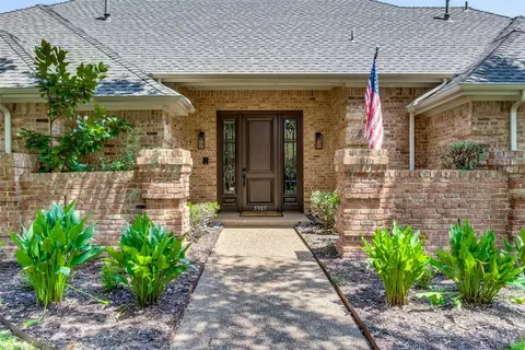 5905 Fossil Ridge Dr, Plano, TX 75093