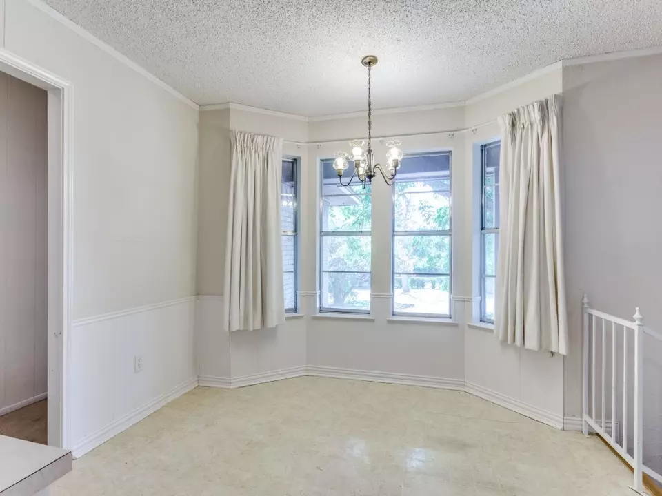  1515 Roberts Cut Off Rd, River Oaks, TX 76114 photo 4
