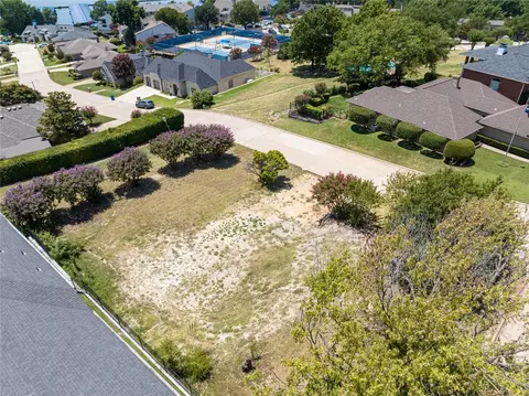 333 Yacht Club Dr, Rockwall, TX 75032