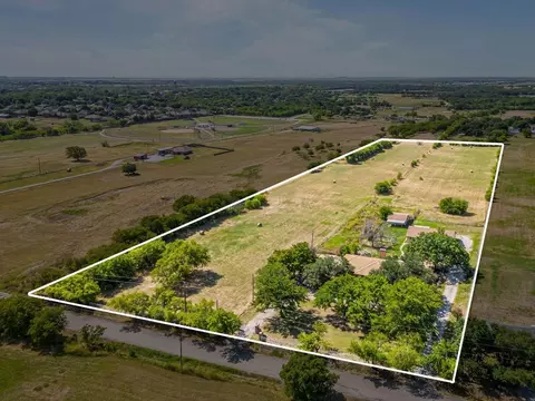 6773 Gregg Rd, Krum, TX 76249