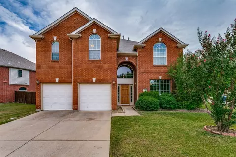 2700 Thorncreek Ln, Fort Worth, TX 76177