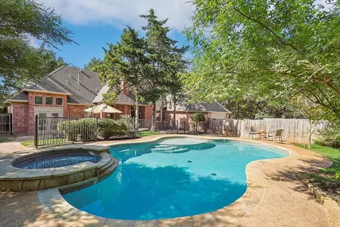 1824 Wood Dale Cir, Cedar Hill, TX 75104
