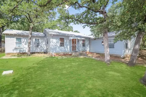 5504 Banks Rd, Fort Worth, TX 76140