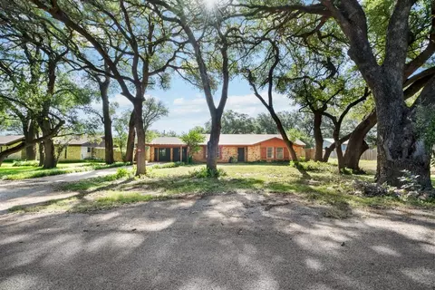 1235 Live Oak St, Buffalo Gap, TX 79508