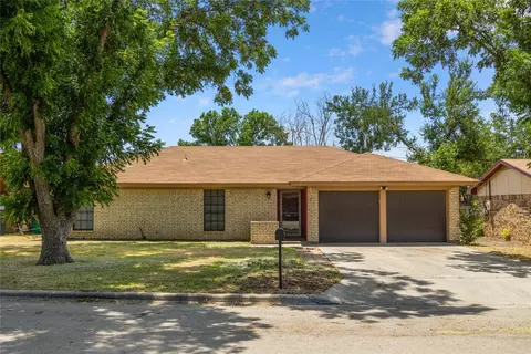 3604 Surrey Ln, Brownwood, TX 76801