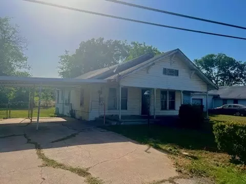 300 S Denton St, Mexia, TX 76667