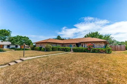 4001 Aragon Dr, Fort Worth, TX 76133
