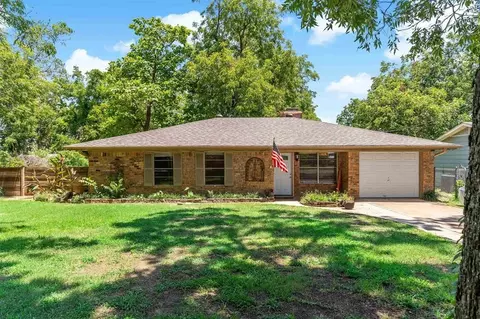374 27th St NE, Paris, TX 75460