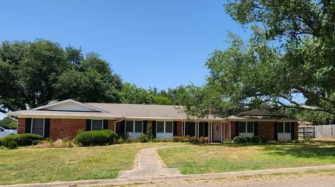 801 Woodum Ln, Mexia, TX 76667