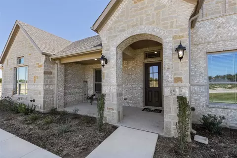 131 Farish Ln, Waxahachie, TX 75167
