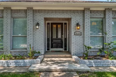 10219 Chimney Hill Ln, Dallas, TX 75243