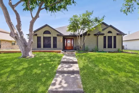 5010 Vagas Dr, Rowlett, TX 75088